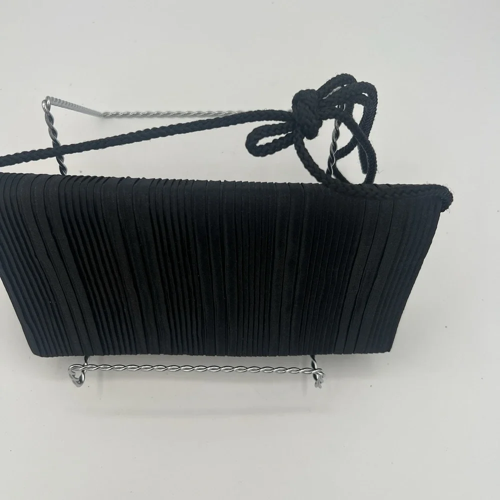 La Regale Black Ribbed Satin Polyester Evening‎ Purse